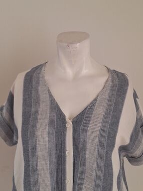 Gorgeous Y2k cloth & stone Blue and White Striped Button-Front Top Sz Xs Or S